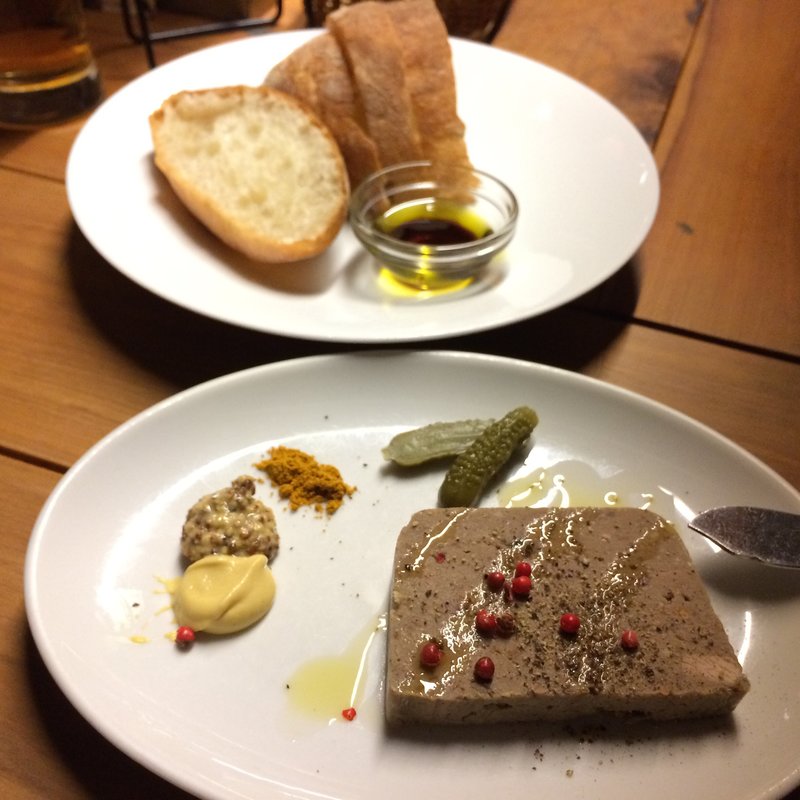 自家製 大山地鶏と白レバーのパテ(パリカリ)