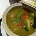 鶏肉のグリーンカレー(タイ料理レストラン バーンチャーン)