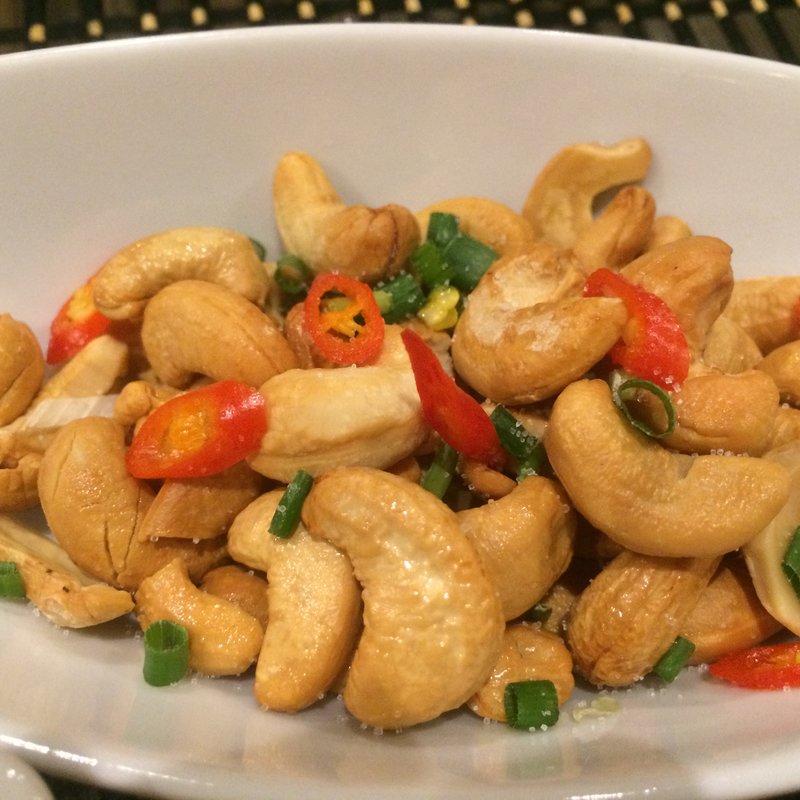 カシューナッツのピリ辛和え(タイ・アヨタヤ・レストラン （Thai Ayothaya Restaurant）)