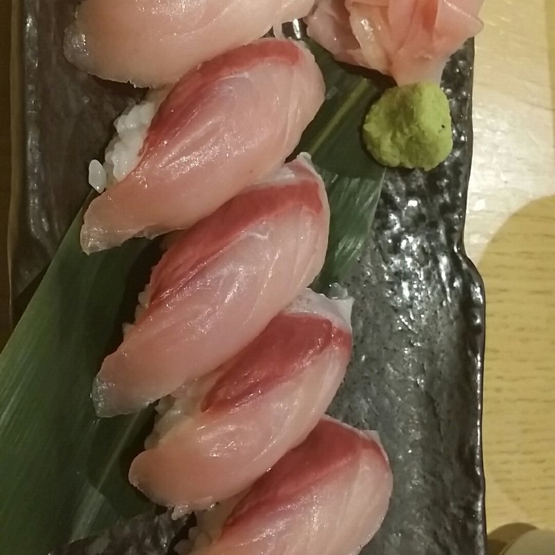 愛知県 渡島鰤握り 5貫(魚の台所 ととぽっぽ)