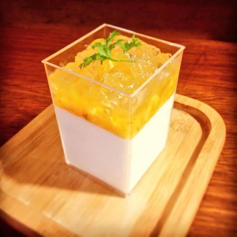 マンゴーヨーグルトのブランマンジュ(クッチーナ ベジターレ マルヨシ （【旧店名】SAKAYA CAFE MARUYOSHI）)