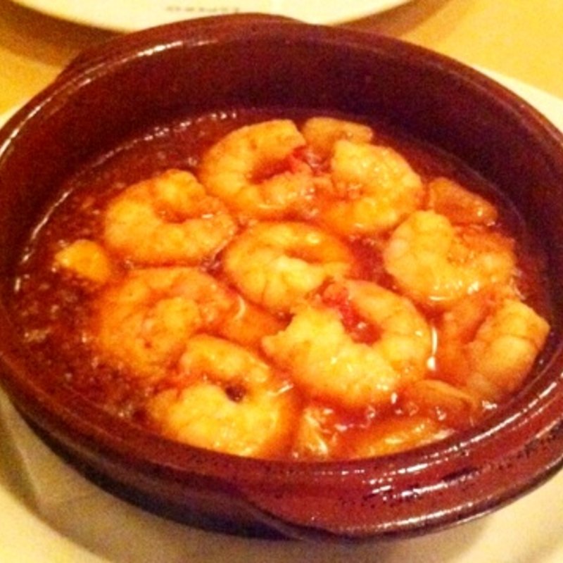 エビのアヒージョ(スペイン料理銀座エスペロ みゆき通り店)