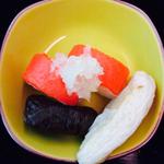 スモークサーモン寿司、笹かまぼこ