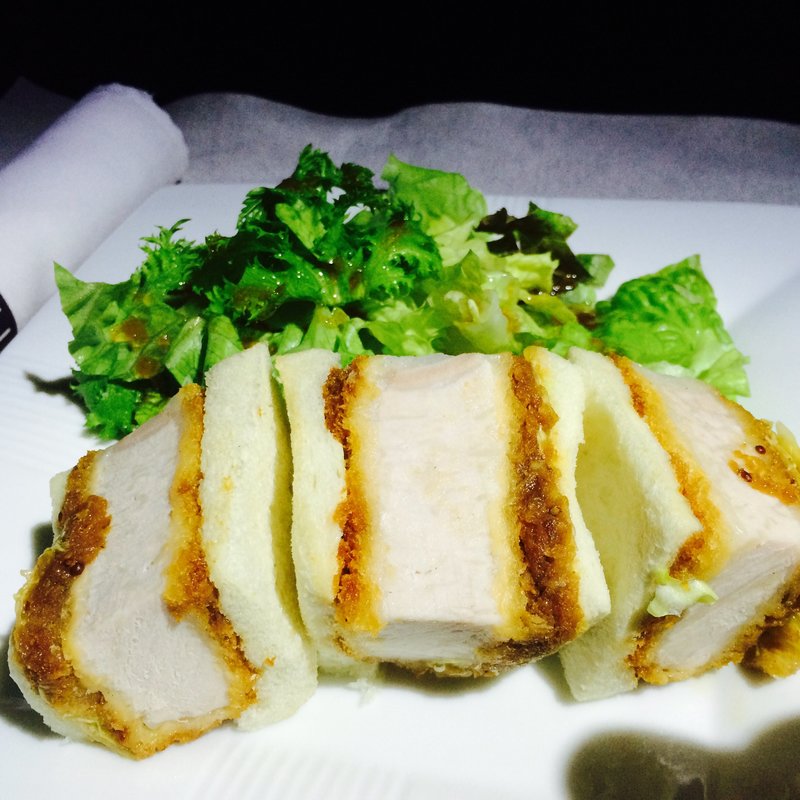 三元豚のカツサンド(BEDD SKY AUBERGE by JAL)