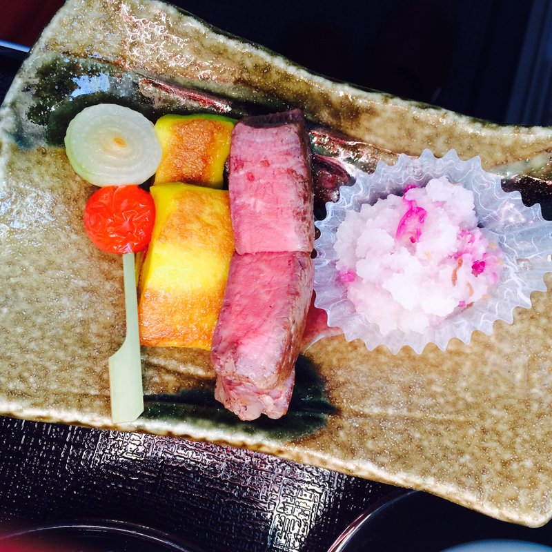 黒毛和牛フィレ 江戸甘味噌たれヘーゼルナッツ風味(BEDD SKY AUBERGE by JAL)