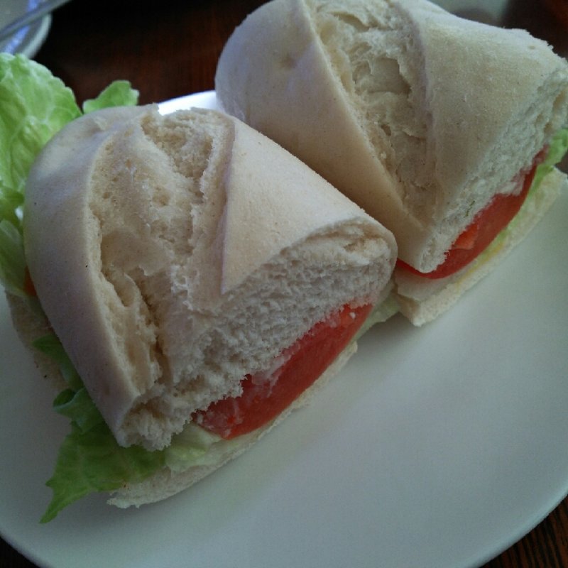 スモークサーモンとクリームチーズのバゲットサンド(好文cafe （コウブンカフェ）)