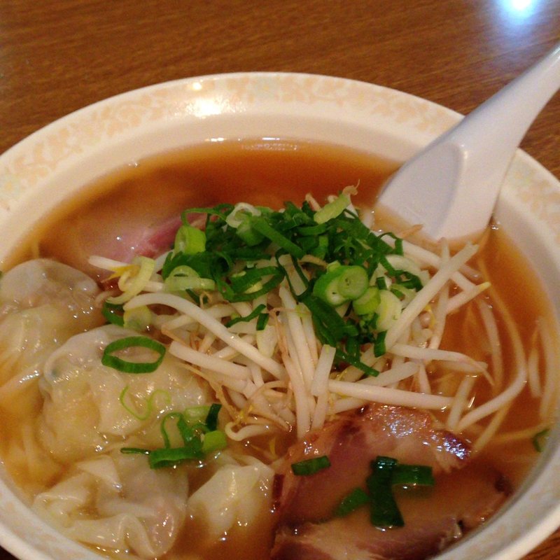 ワンタンラーメン(香港菜館)
