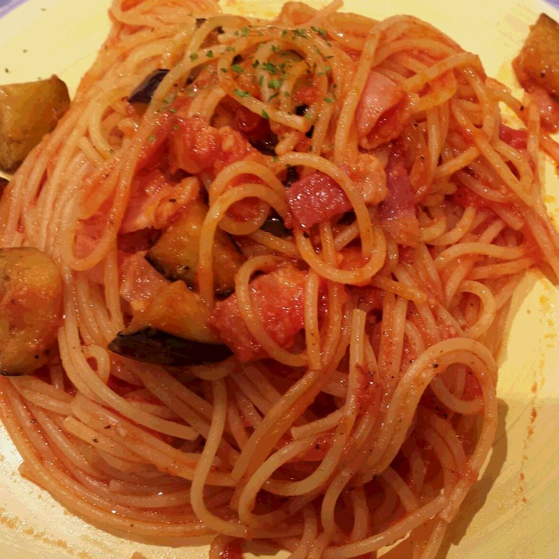 ナスとベーコンのパスタ(マイアミガーデン新宿東口店)