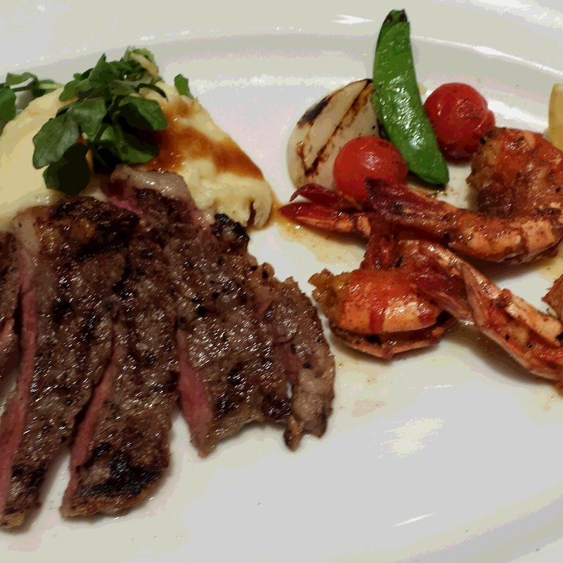 日替わりランチ（アンガスビーフサーロイン＆シーフードグリル）(Ocean Grill Tokyo)