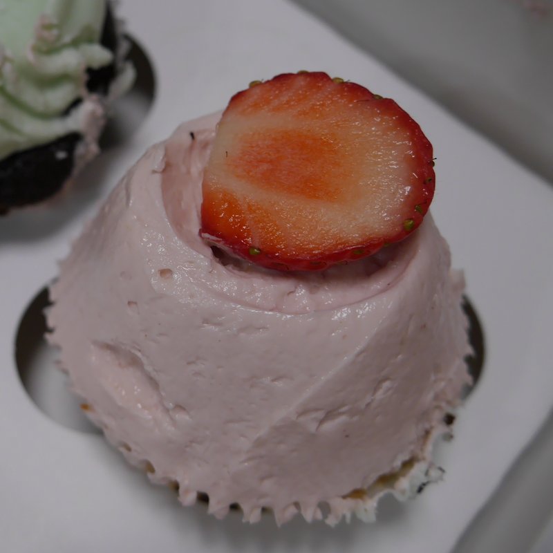 苺のカップケーキ(マグノリアベーカリー表参道)