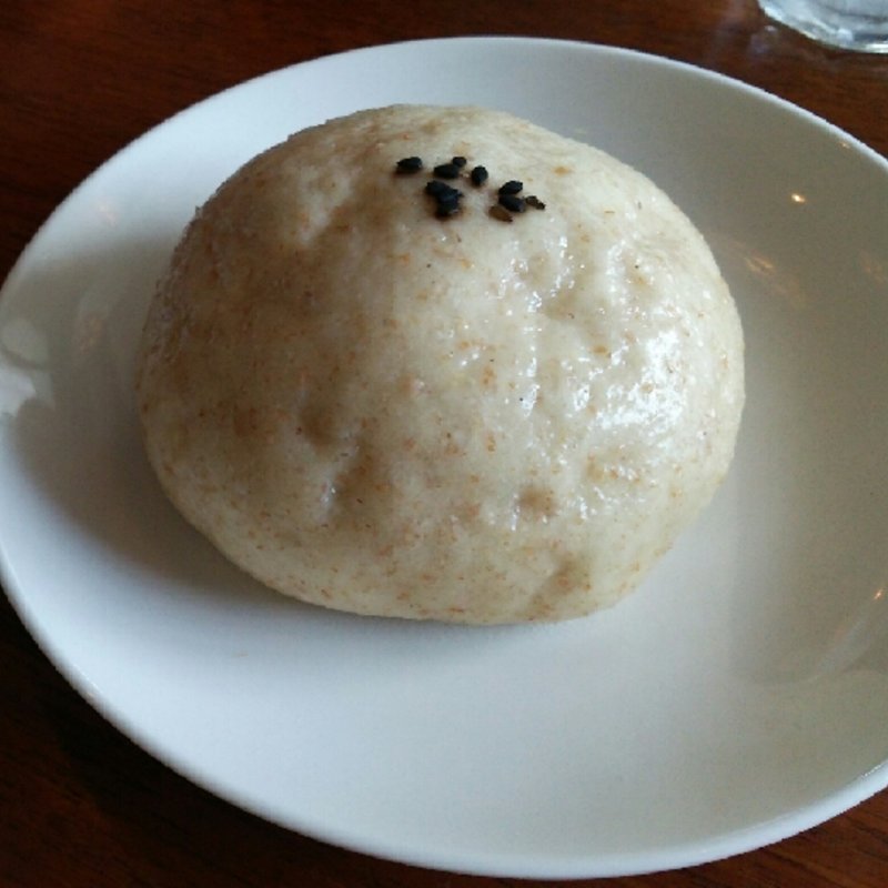 天然酵母の全粒粉入り蒸しパン(daylight kitchen)