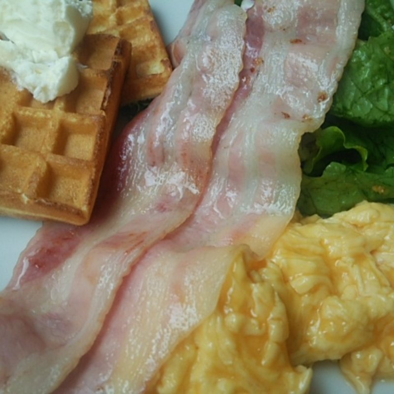 ベーコン＆エッグワッフルセット(グッドモーニングカフェ神田錦町 （GOOD MORNING CAFE）)