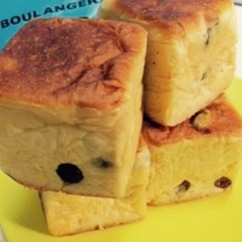 黒豆のパン(カスタード )