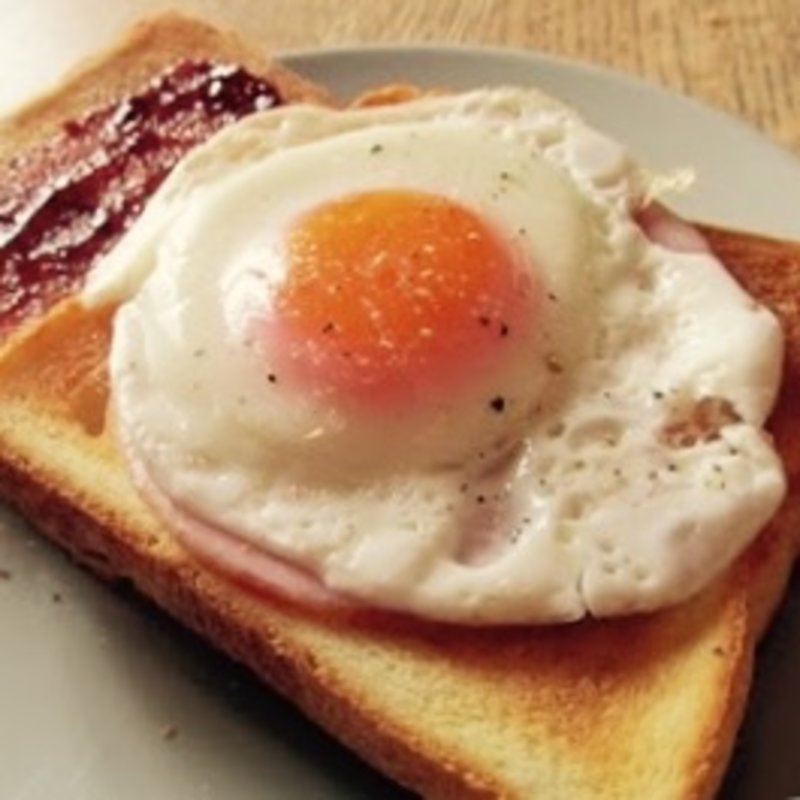 目玉焼きサンド(カスタード )