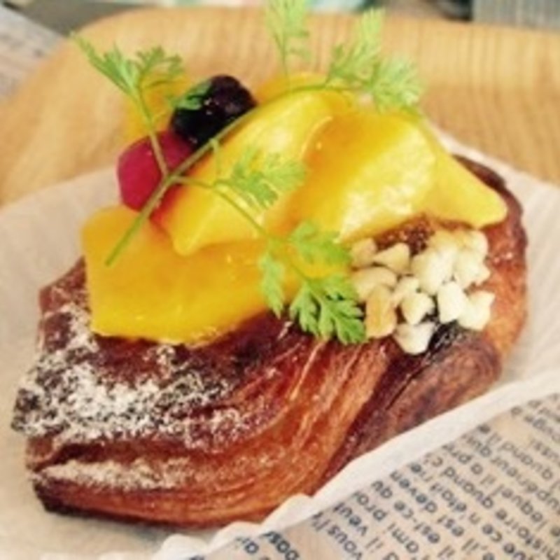 黄桃のデザートデニッシュ(カスタード )