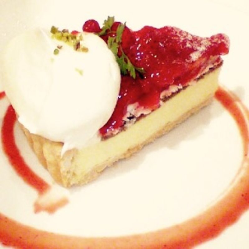 苺のカスタードタルト(ラ・メゾン アンソレイユターブル パティスリー ルミネ北千住店)