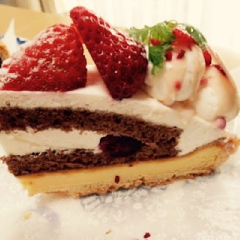 苺のチョコレートタルト(ラ・メゾン アンソレイユターブル パティスリー ルミネ北千住店)