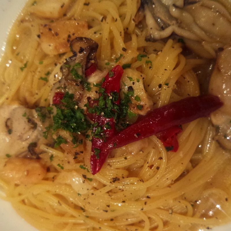 広島産カキのペペロンチーノ(わいん食堂４４ )