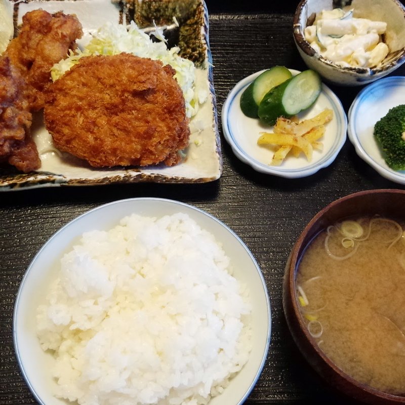鶏のからあげとコロッケ　ランチ(くま倉 )