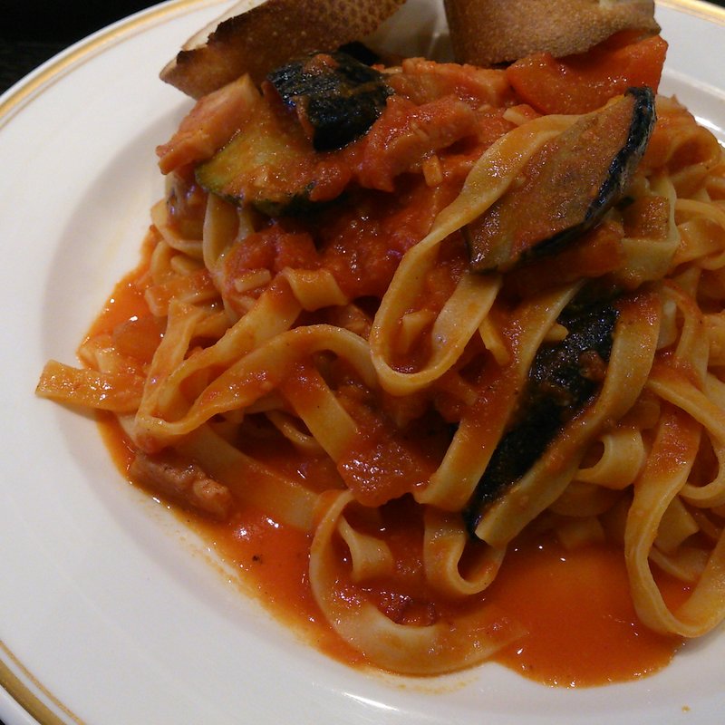 野菜とベーコンのトマトソース(神戸カプチーノ倶楽部 そごう千葉店)