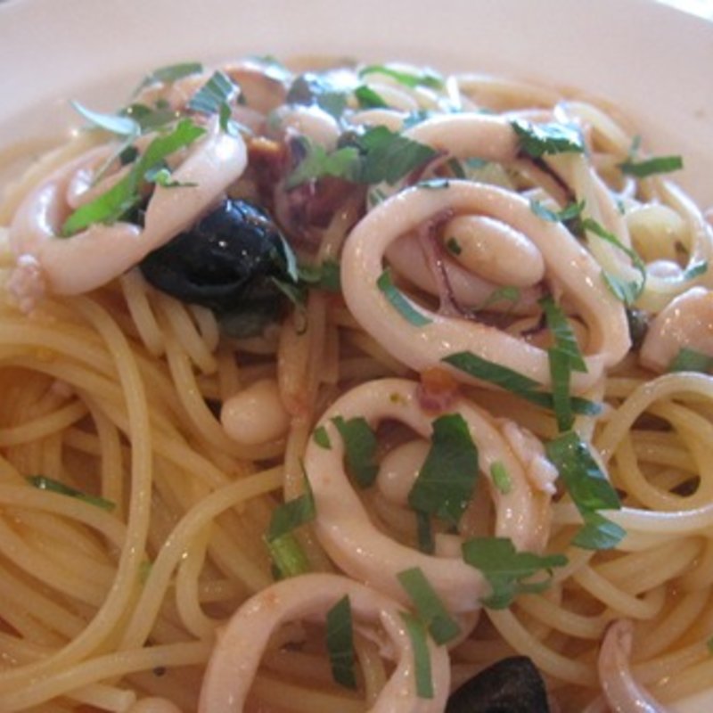 ヤリイカとチェリトマトバジリコ風味のスパゲッティ(ジョヴァンニ)