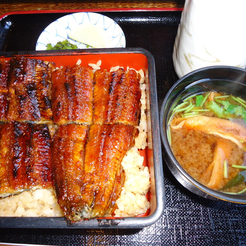 うなぎ丼（赤だし付）月(ちか定 （ちかさだ）)
