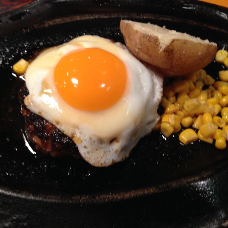 月見ハンバーグ（ランチ）(ガッツグリル 新宿店)