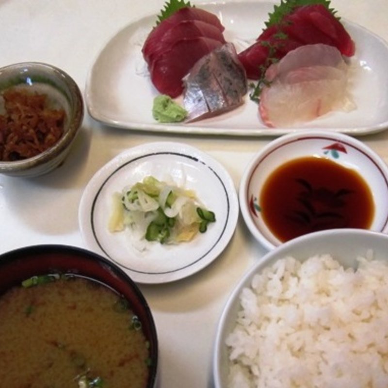 さしみ定食(魚料理 かご平)