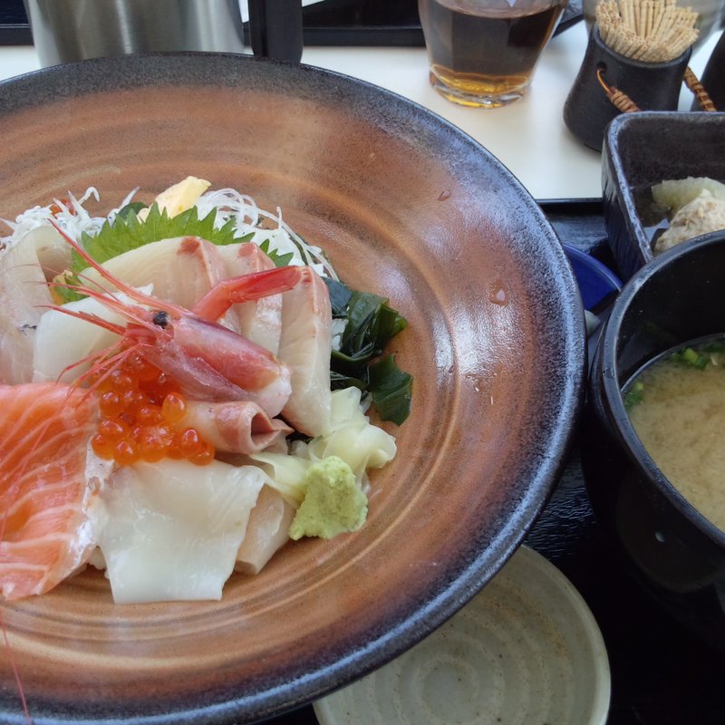 特盛 !!　海鮮丼(島童子)