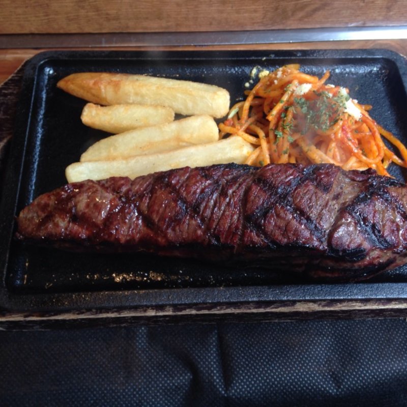 【熟成牛】サービスステーキランチ300g(ゴッチーズビーフ 堺筋本町 （Gottie's BEEF）)