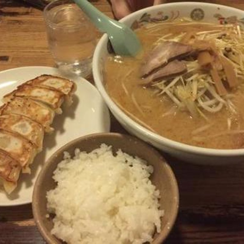 味噌ラーメン　餃子付き(丸福)