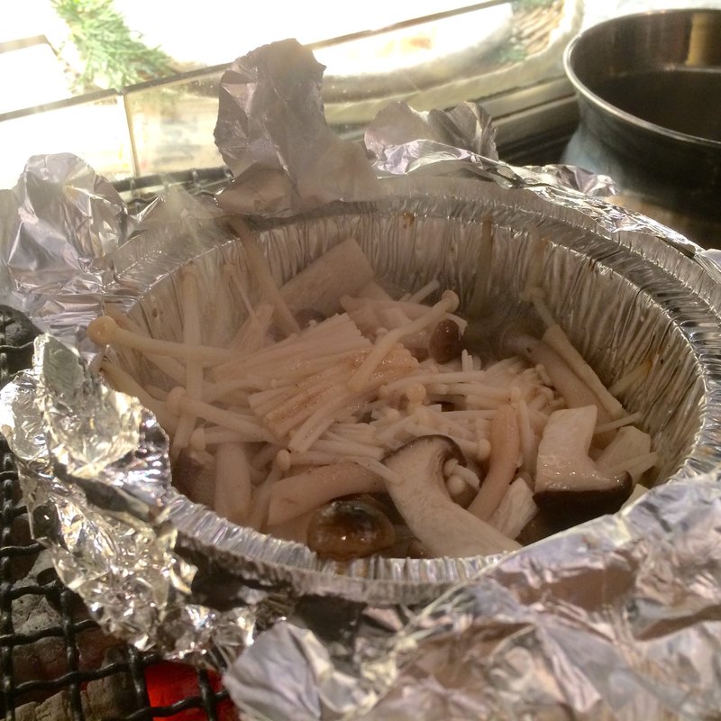 木の子のホイル焼き(お魚くわえたどら猫)