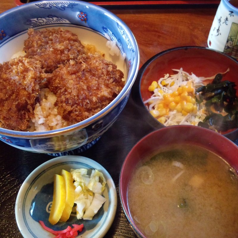 ソースかつ丼(大村うどんそば店 総社町店 （おおむらうどんそばてん）)