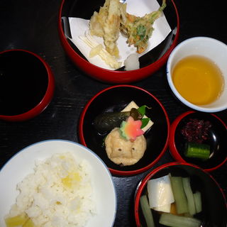ぼたん(泉仙 大慈院店 （いずせん）)