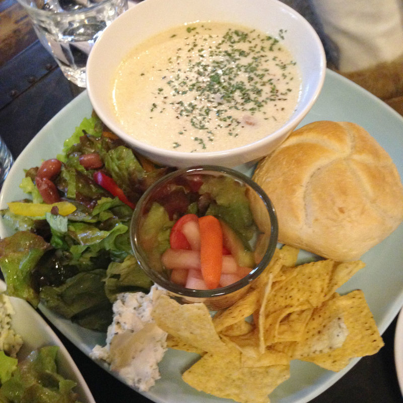 クラムチャウダーセット（ランチ）( カフェ 坂の下)