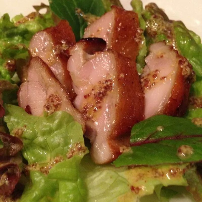 鶏のスモークサラダ仕立てマスタードソース(オヤマバル)