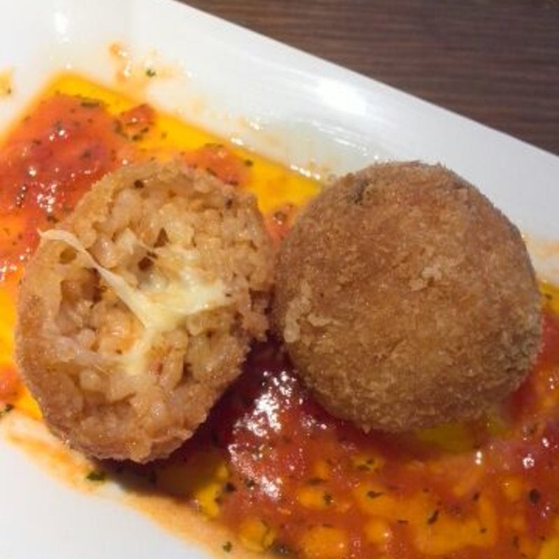モッツアレラチーズのライスコロッケ(タントチッタ アトレ大井町店)