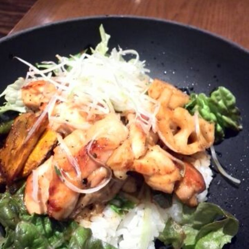 鶏と野菜の山椒焼き丼セット(花旬庵 大井町店)