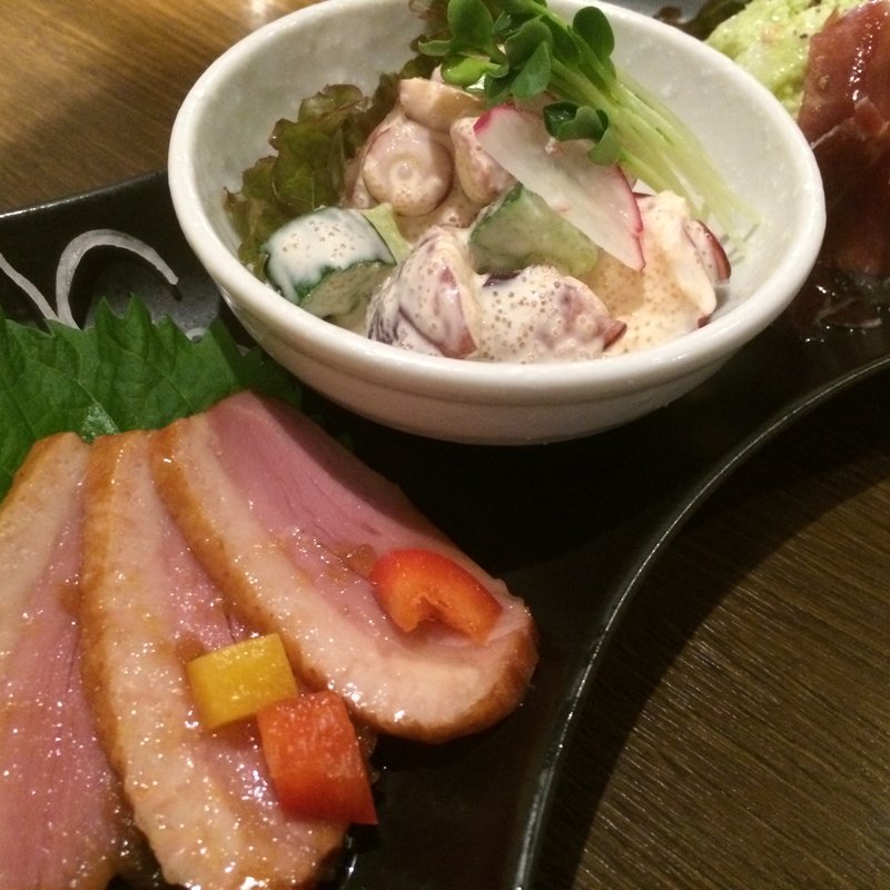 タパス3種盛り合わせ(アカリ )