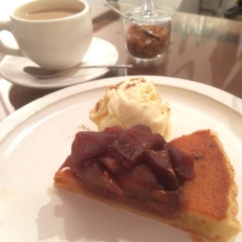 リンゴのカラメルタルトパイ(cafe marble仏光寺店 （カフェマーブル）)