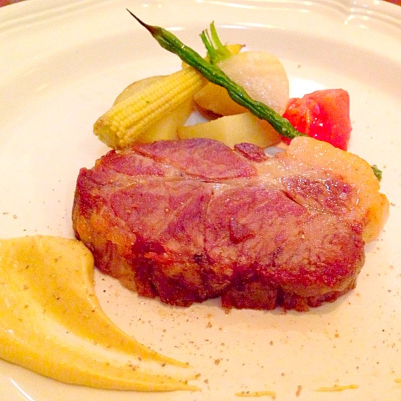 豚肩肉のコンフィ　マスタードを添えて(ブラッセリーカフェ ユイット)