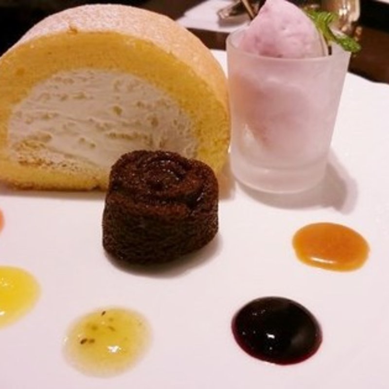 堂島ロールケーキセット(サロン・ド・モンシェール 本店～心斎橋～ )