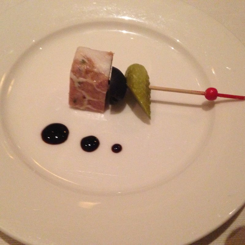 イベリコ豚とピクルスのピンチョス バルサミコ酢ソース添え(Bar&Lounge THE BAR（バー・ラウンジ ザ バー）)