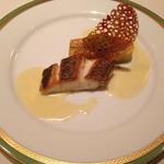 鯛のポワレとムール貝 カルダモンの香る貝のバターソース