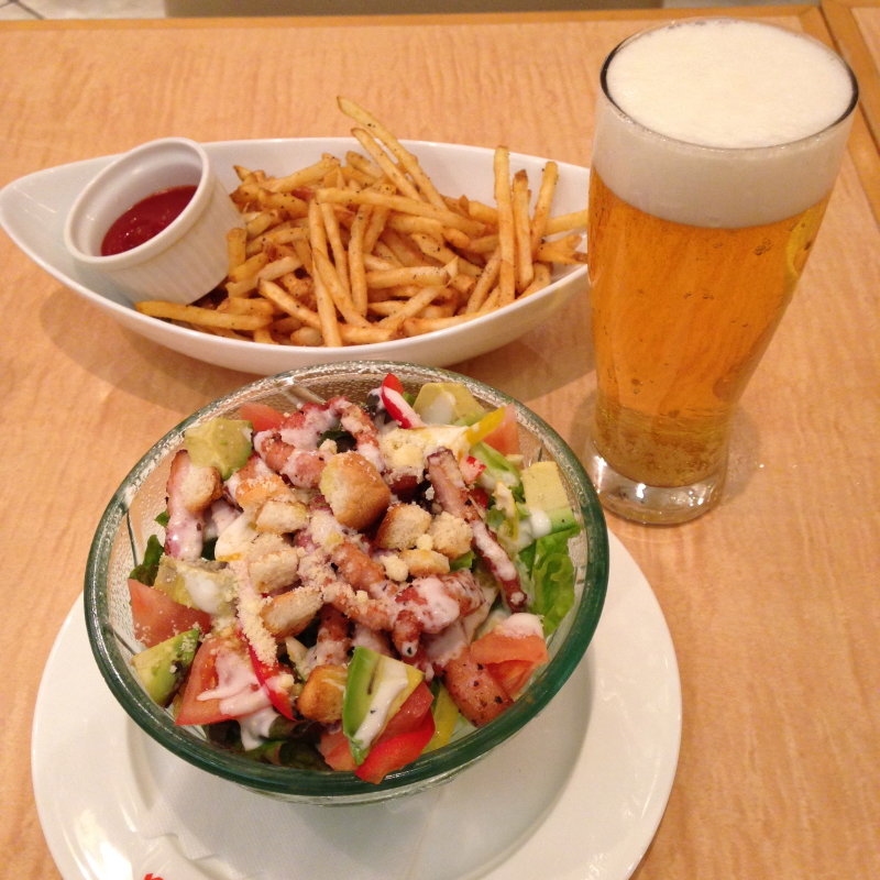 シーザーサラダとポテトフライ(カフェ・ピアネータ （CAFFE DEL Pianeta）)
