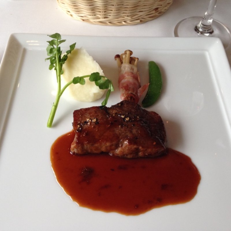 仔牛のステーキ(サバティーニ・ディ・フィレンツェ 東京店 （SABATINI di Firenze）)