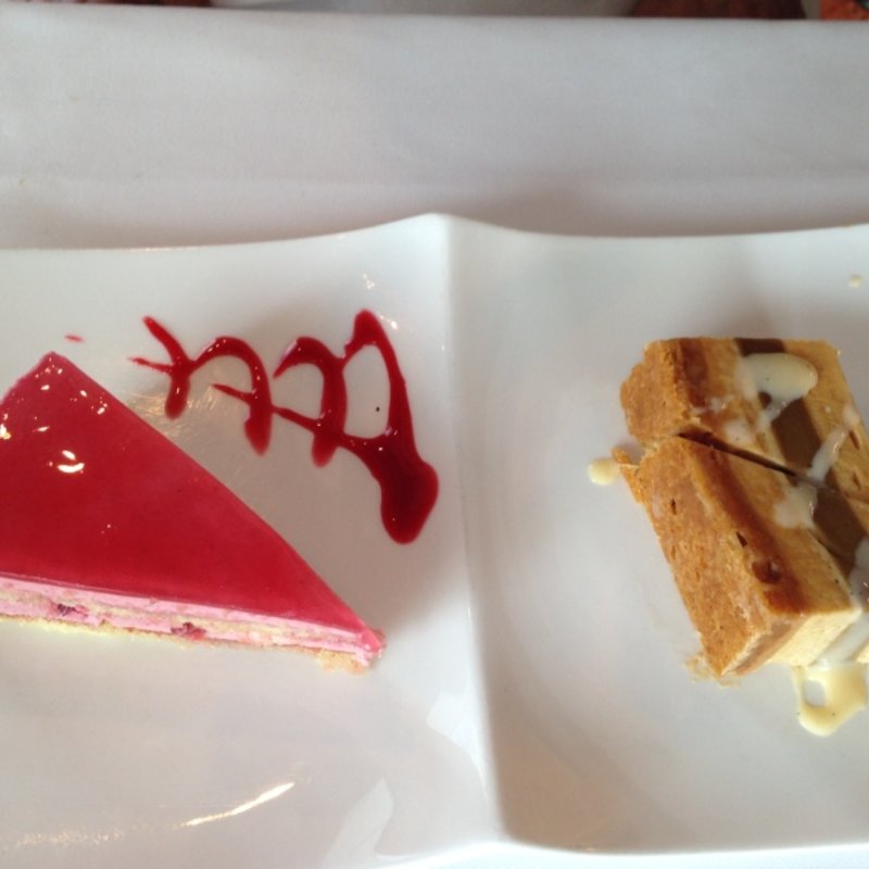 フランボワーズとキャラメルケーキ(サバティーニ・ディ・フィレンツェ 東京店 （SABATINI di Firenze）)