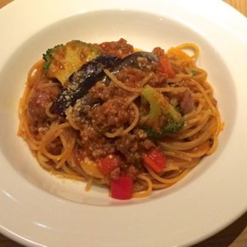 粗挽き胡椒ソーセージと野菜のボロネーゼ(ジンナンカフェ （JINNAN　CAFE）)
