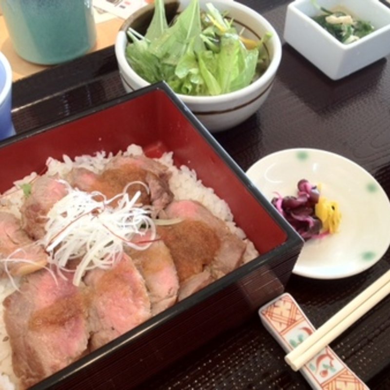 ステーキ重御膳(江戸前肉割烹 宮下 )