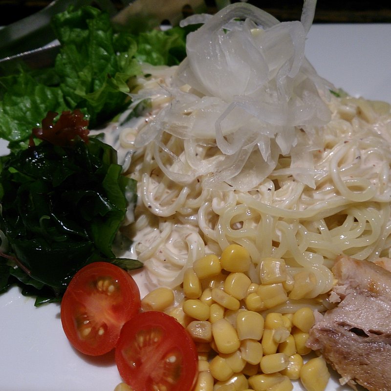 ピリ辛！ラーメンサラダ(かんかん商店 新横浜店)